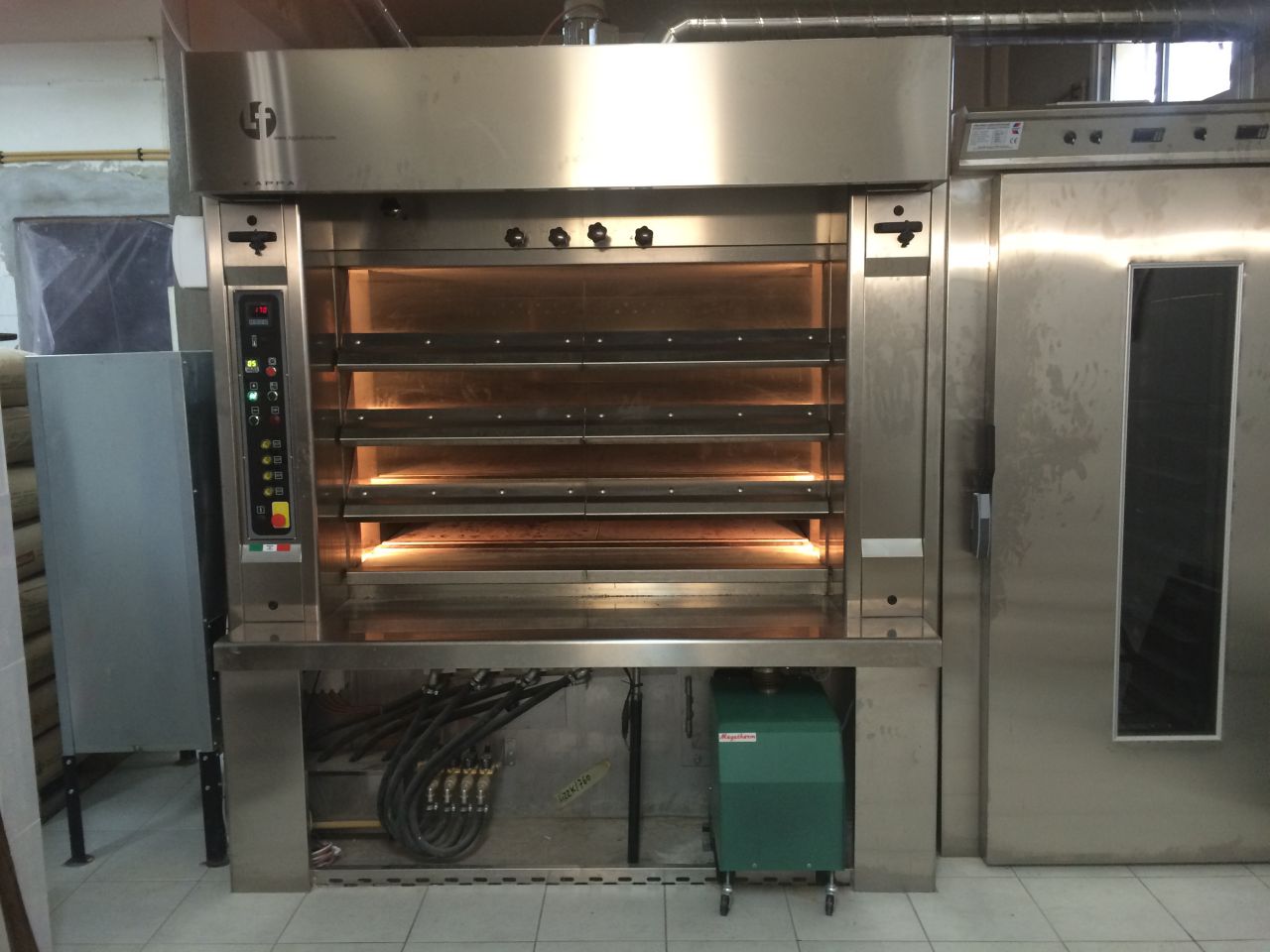 Brûleur granulés de bois PYRO 80 installé dans une boulangerie cyclothermique - Megatherm