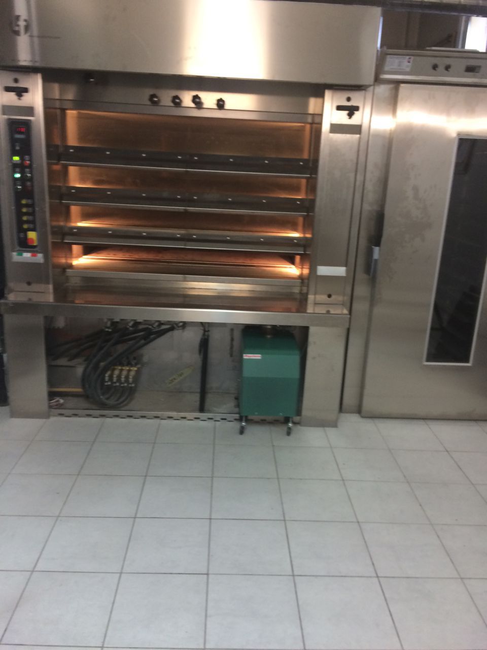 Brûleur granulés de bois PYRO 80 installé dans une boulangerie cyclothermique - Megatherm