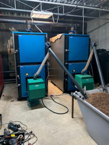 Instalación de dos Quemadores de Pellet Pyro 250 Pro en un invernadero en Grecia - Megatherm