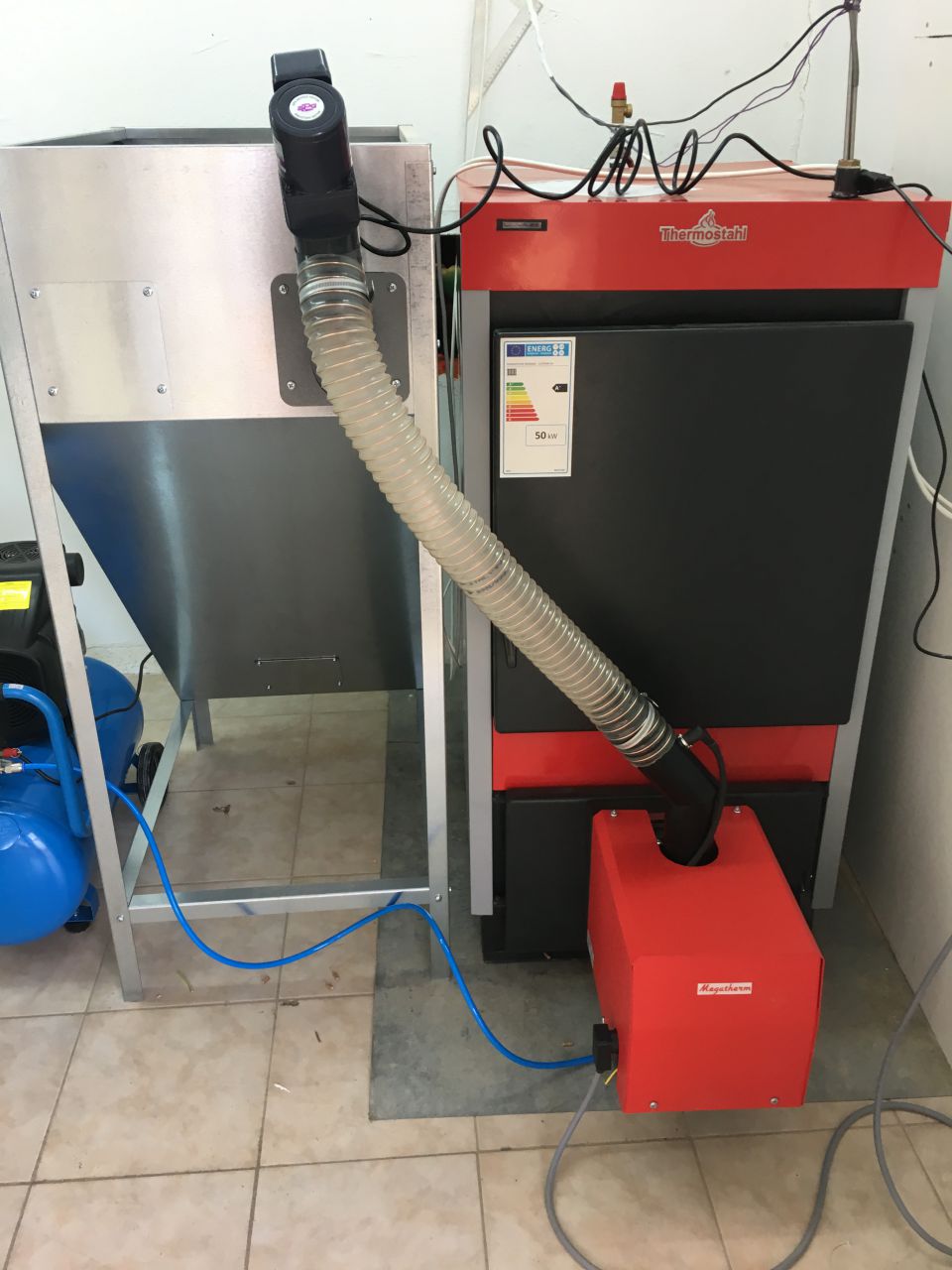 Nani 35 Instalación de caldera de pellets de madera - Megatherm