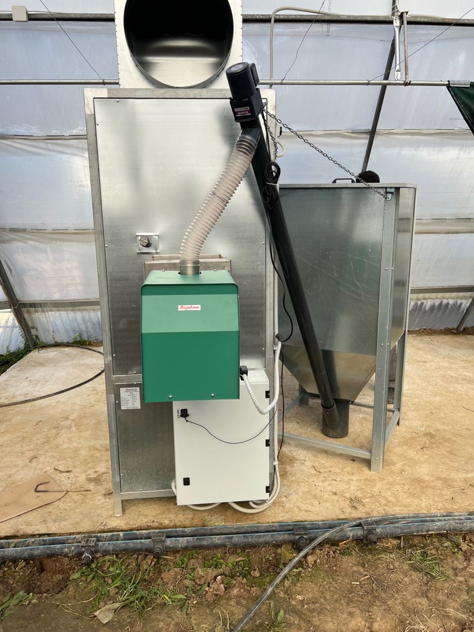 Installazione di Riscaldatori Generatori d’Aria Calda Notos in un Bruciatore pellet - Megatherm