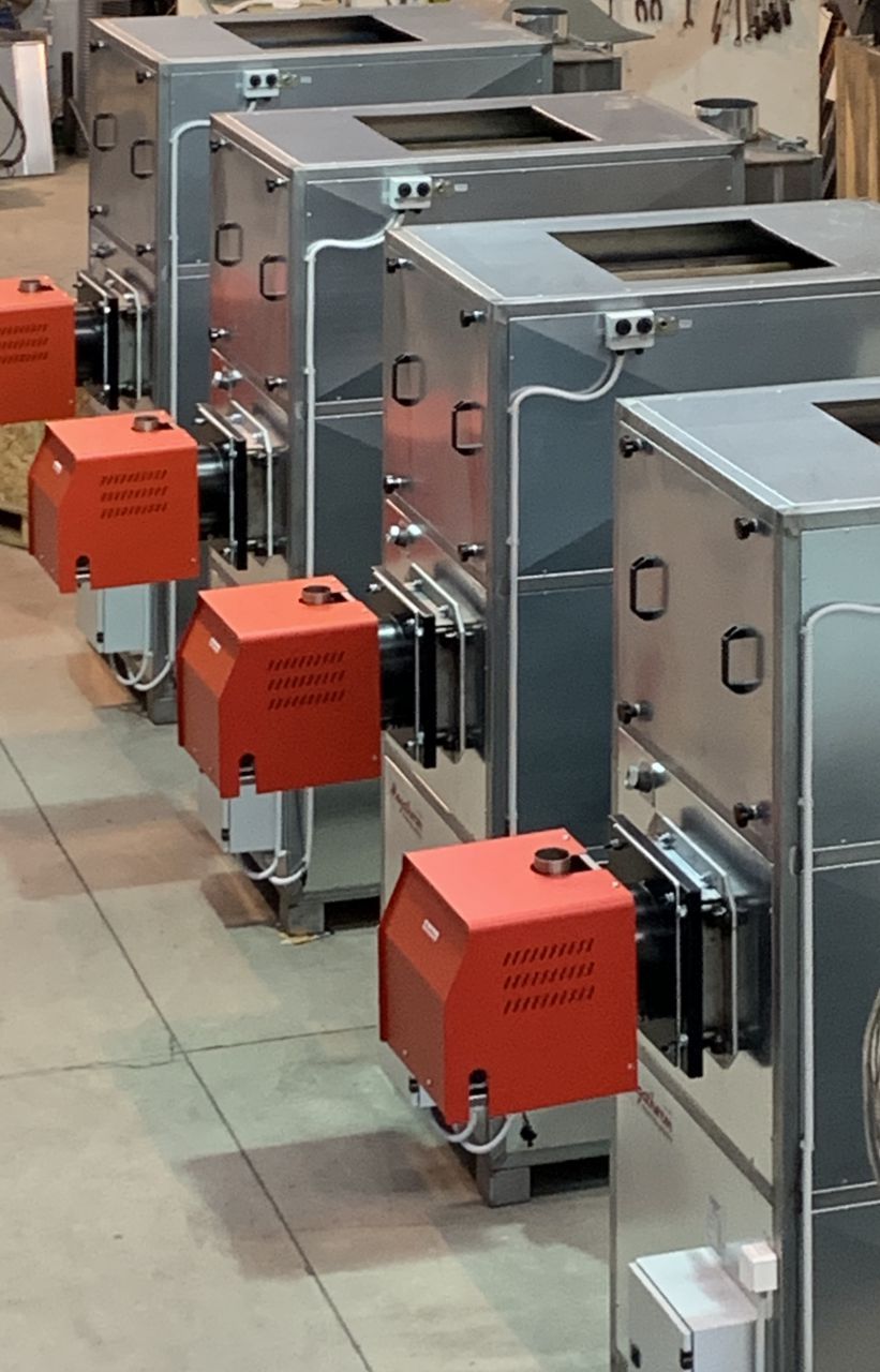 Installazione di Riscaldatori Generatori d’Aria Calda Notos in un Bruciatore pellet - Megatherm