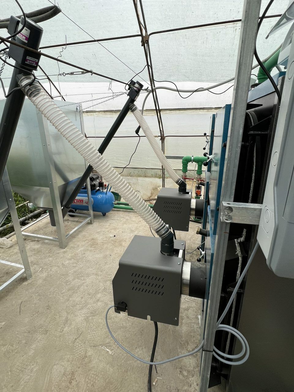 Pyro 150 Pro wood pellet burner installed in greenhouse in Greece
