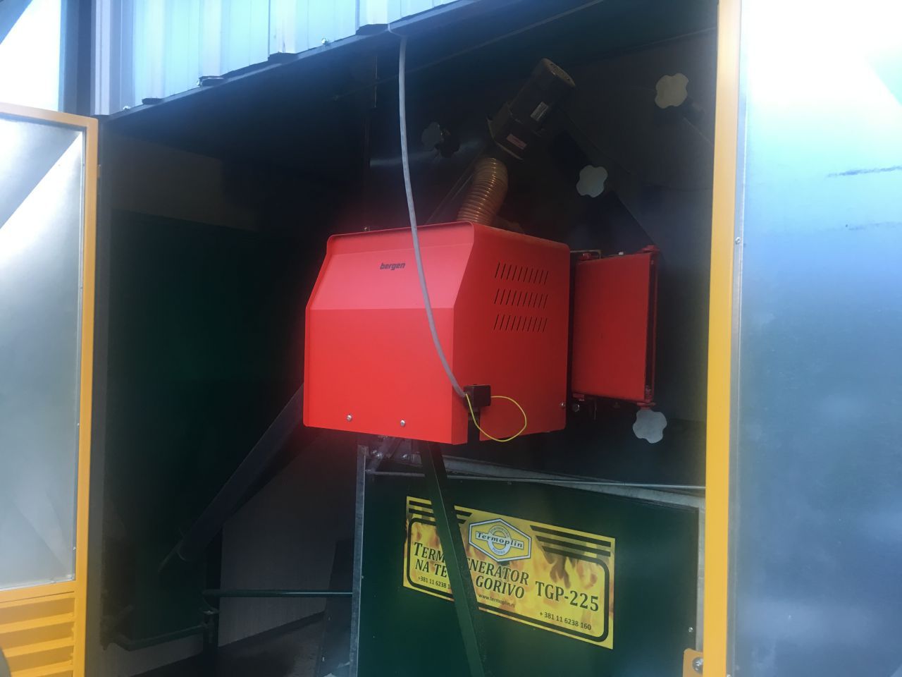 Pyro 250 Pro Εγκατάσταση Καυστήρα Πέλλετ σε Σεγνωτήρα στην Κροατία - Megatherm