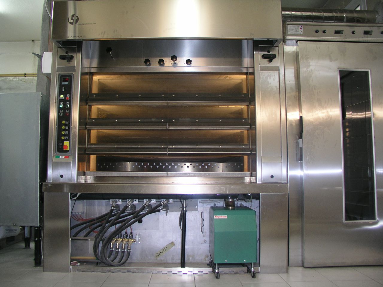 Quemador pellet de madera PYRO 80 instalado en un horno ciclotérmico - Megatherm
