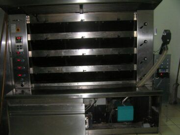 Καυστήρας pellet ξύλου PYRO 80 τοποθετημένος σε κυκλοθερμικό φούρνο - Megatherm